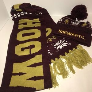 Harry Potter Hogwarts Knit Cap and Scarf Set NWT